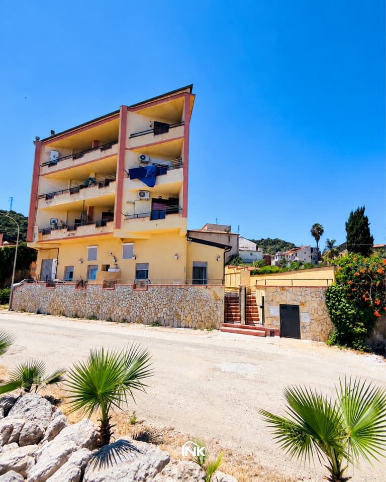Apartament z tarasami i widokiem na morze | Marina di Caroni – zdjęcie 2