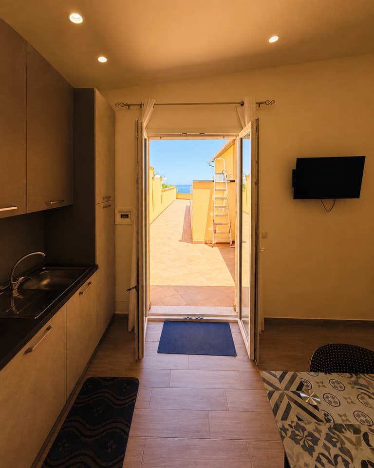 Apartament z tarasami i widokiem na morze | Marina di Caroni – zdjęcie 3