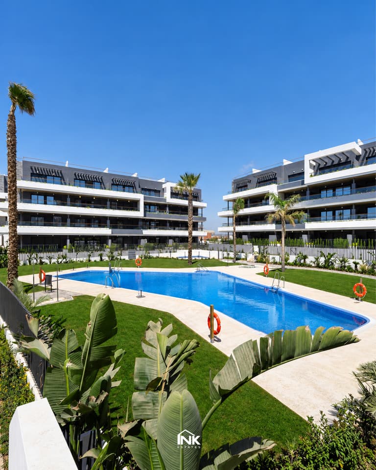 Przestronne apartamenty z 3 sypialniami i 2 łazienkami w Torrevieja - od 384 000 €