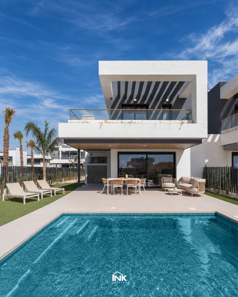 Przestronne bungalowy z 3 sypialniami i 2 łazienkami w Torrevieja - od 410 000 €