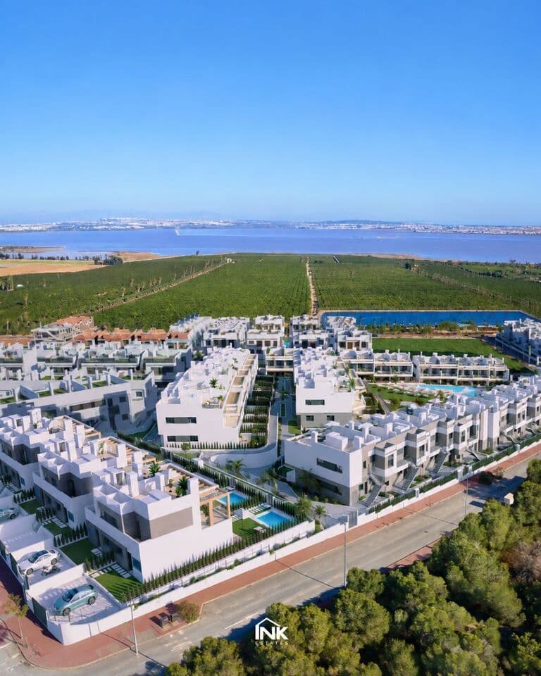Nowe bungalowy z 3 sypialniami, ogrodem lub tarasem na dachu w Torrevieja - od 371 000 € – zdjęcie 4