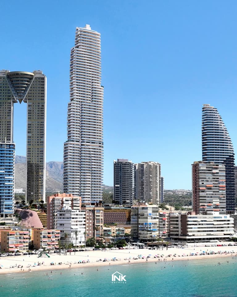 Nowe apartamenty z 3 sypialniami i 3 łazienkami, 150 m od plaży w Benidormie - od 1 816 000 € – zdjęcie 2